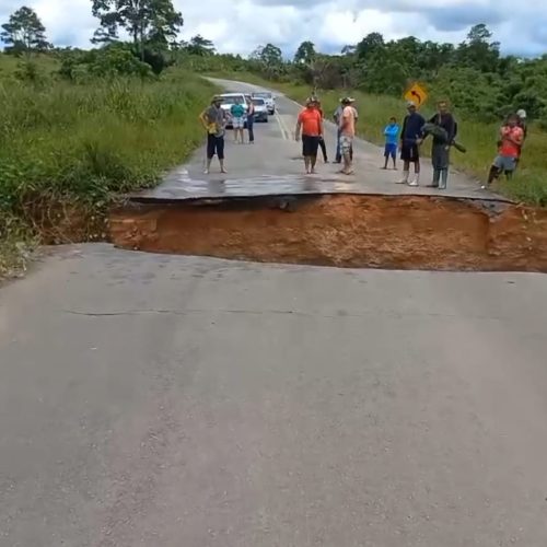 Trecho da BR-364 é destruído pela chuva em Tarauacá e causa interrupção no tráfego