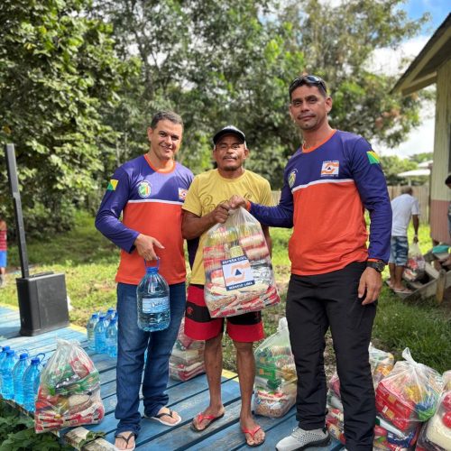 Comunidades Ribeirinhas do Rio Azul recebem donativos da Defesa Civil
