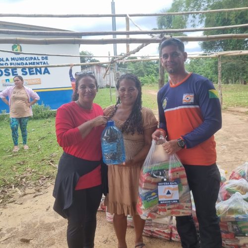 Vereadora Jaluza do Val acompanha caravana da Defesa Civil no Rio Azul para entrega de donativos