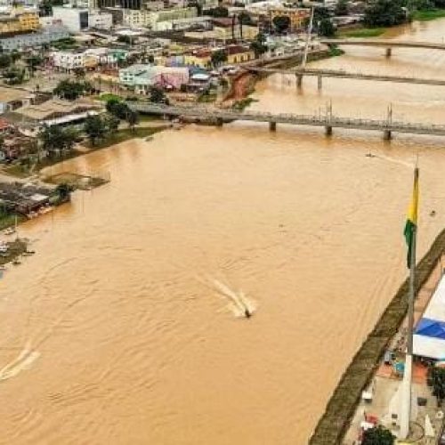 Nível do Rio Acre segue subindo e mais de 50 pessoas já tiveram que deixar suas casas em Rio Branco