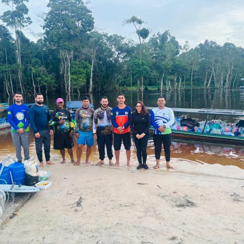 Defesa Civil de Mâncio Lima presta assistência as famílias atingidas pelas enchentes dos rios Moa e Azul