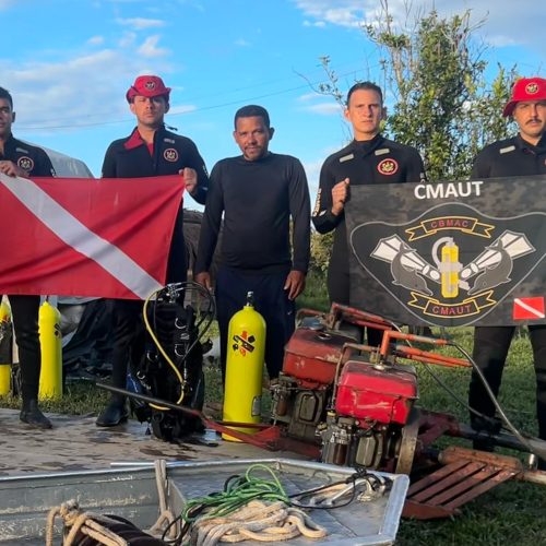 Corpo de Bombeiros realiza buscas por bens perdidos em naufrágio no Rio Azul