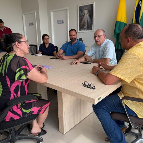 Prefeito Zé Luiz recebe visita do Bispo Dom Flávio Giovenale para discutir parceria educacional e reforçar compromisso com a gestão
