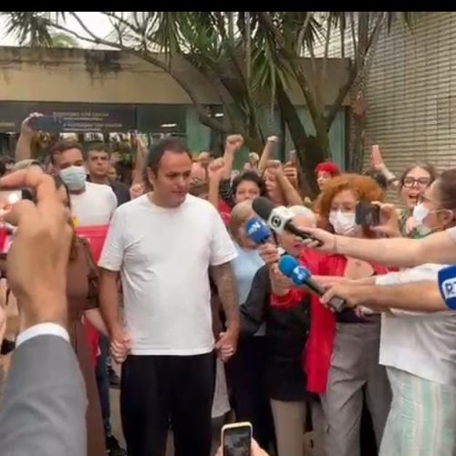 Glauber Braga encerra greve de fome após acordo com Hugo Motta