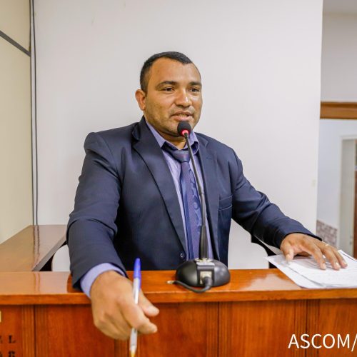 Vereador Amozildo agradece conquistas importantes e solicita melhorias em ruas da cidade