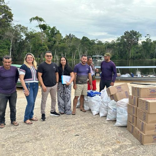 Prefeitura de Mâncio Lima realiza entrega de alimentos para escolas ribeirinhas e reforça compromisso com a educação