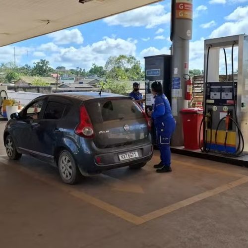 Preço do litro da gasolina no Acre baixa 5 centavos após Petrobras anunciar redução