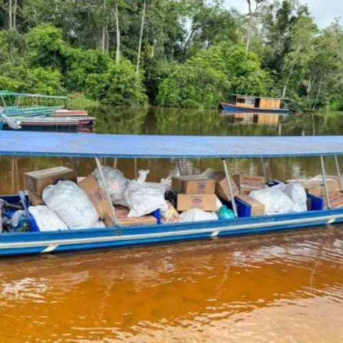 Prefeitura de Mâncio Lima realiza entrega de alimentos em escolas ribeirinhas