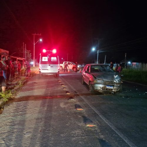 🚨Urgente: Acidente grave entre moto e carro na avenida Japiim em Mâncio Lima