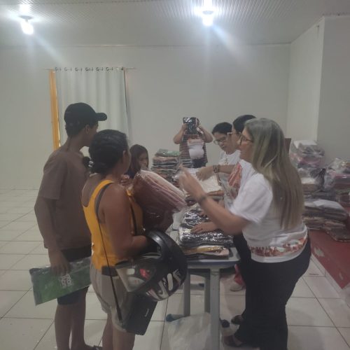 Projeto Cidadão beneficia centenas com vestuário social em Mâncio Lima