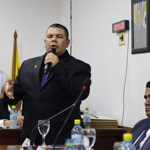 Vereador Jean Almeida solicita transparência financeira da Associação Comercial de Mâncio Lima