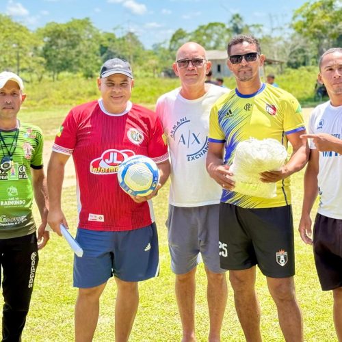 Representante do Estado e Coordenador de Esportes acompanham projeto social de futebol na comunidade Normandos