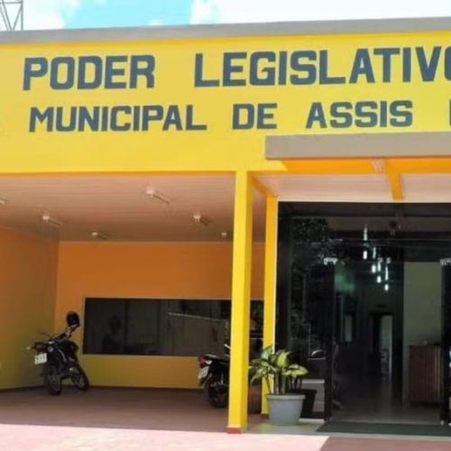 Com auxílio de R$ 700, vereadores de cidade do AC têm segundo reajuste de benefício em 6 meses