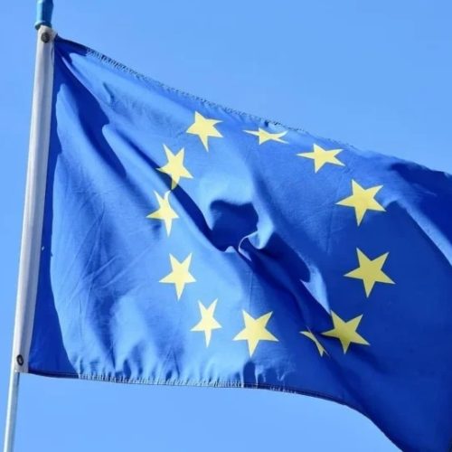 UE convoca reunião de emergência após anúncio de tarifas dos EUA