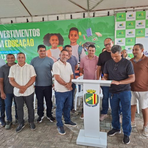 Deputado Zezinho Barbary participa de assinatura de ordens de serviço, revitalização de praças, entrega de barcos, veículo para a Educação e do prédio da Secretaria de Saúde em Mâncio Lima