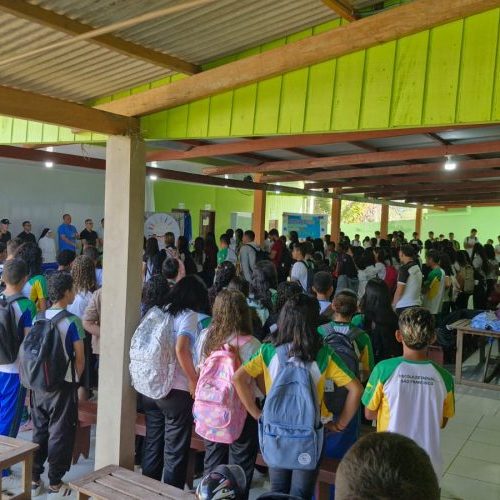 Escola em Mâncio Lima passará a usar detector de metal na entrada dos alunos