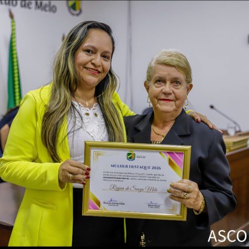 Vereadora Reziane Barros homenageia Regina de Souza Melo com Prêmio Mulher Destaque 2026