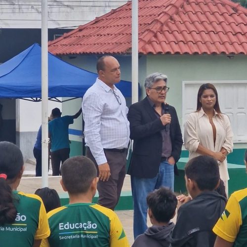 Dr. Júlio Seixas se emociona no hasteamento dos pavilhões pelos 49 anos de Mâncio Lima: “Mâncio Lima me acolheu e mudou minha vida”