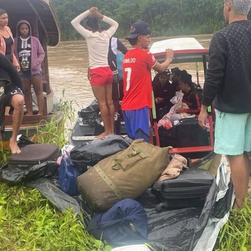 Bombeiros fazem buscas por jogador que caiu no Rio Tarauacá, no interior do Acre