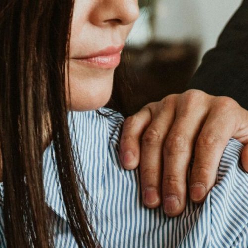 Diretor de escola de Marechal Thaumaturgo é preso por assédio sexual contra aluna