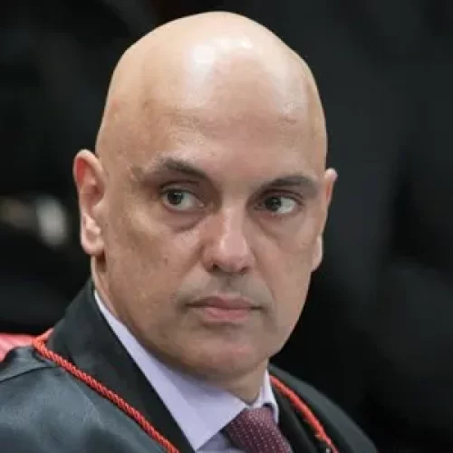 Mensagens atribuídas a banqueiro indicam tentativa de contato com Alexandre de Moraes antes da prisão