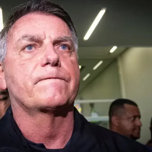 Moraes autoriza visita de filhos e netos a Bolsonaro