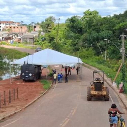 Igarapé enche e ponte que liga Acre e Bolívia é interditada parcialmente pelas autoridades