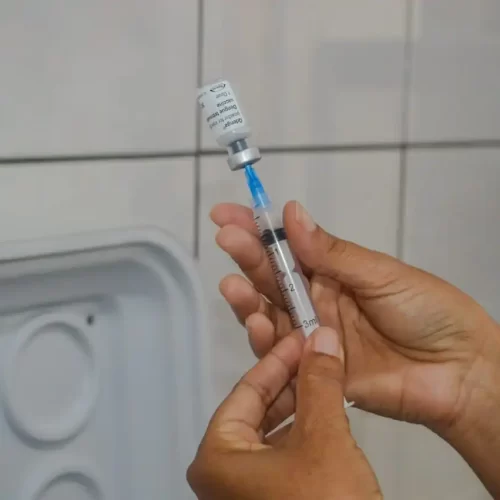 Com alta incidência de casos, Acre vive alerta por conta da baixa cobertura vacinal de dengue