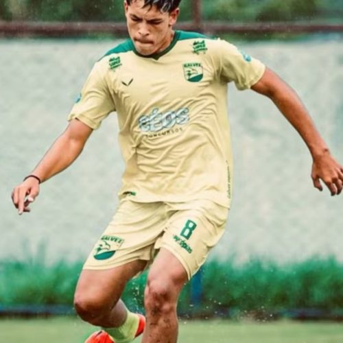 O volante Gustavo Sandel, capitão do time e destaque do time tricampeão do Galvez, está em pré-temporada com foco na Copa do Brasil Sub-17