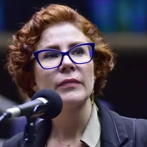 Moraes dá 48h para suplente assumir vaga; entenda a situação de Zambelli