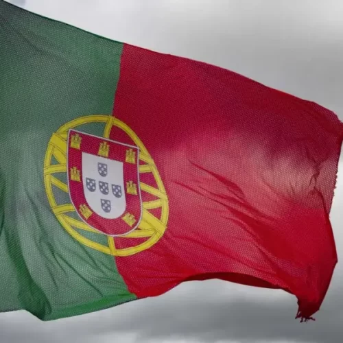 Mais de 5 mil brasileiros poderão ser expulsos de Portugal, diz ministro