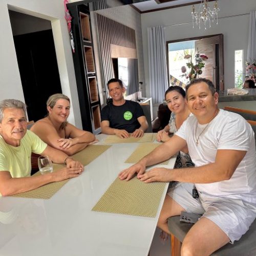 Deda Amorim participa de aniversário da filha em Mâncio Lima e visita grupo de apoiadores