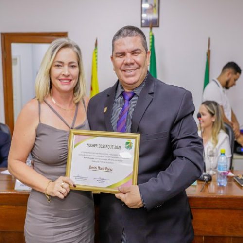 Denisi Perez recebe título de Mulher Destaque 2025 em Mâncio Lima