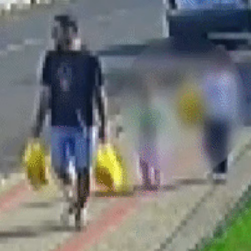 Pai que chutou filha de 3 anos no meio da rua no PR é preso por lesão corporal