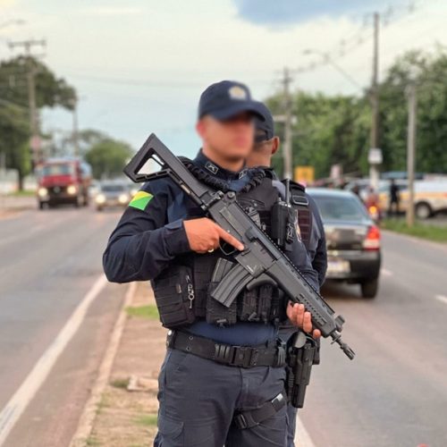 Criminosos rendem família e vítimas fazem Pix de 12 mil; assaltantes acabam presos pela PM