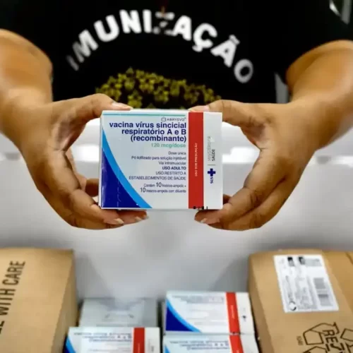 Acre recebe 3.800 doses de vacina contra VSR; estado terá a 7ª menor distribuição proporcional do país